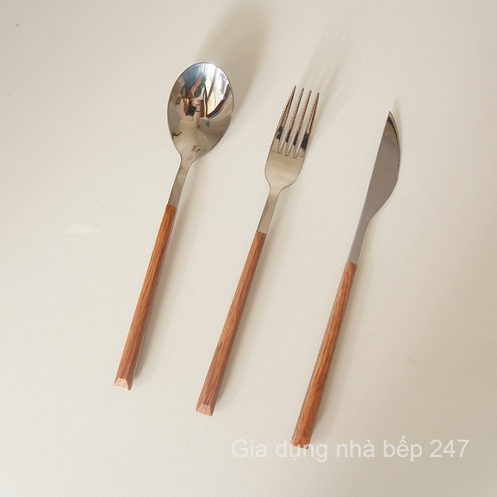 Bộ dao nĩa cán gỗ cao cấp phong cách Hàn Quốc sang trọng