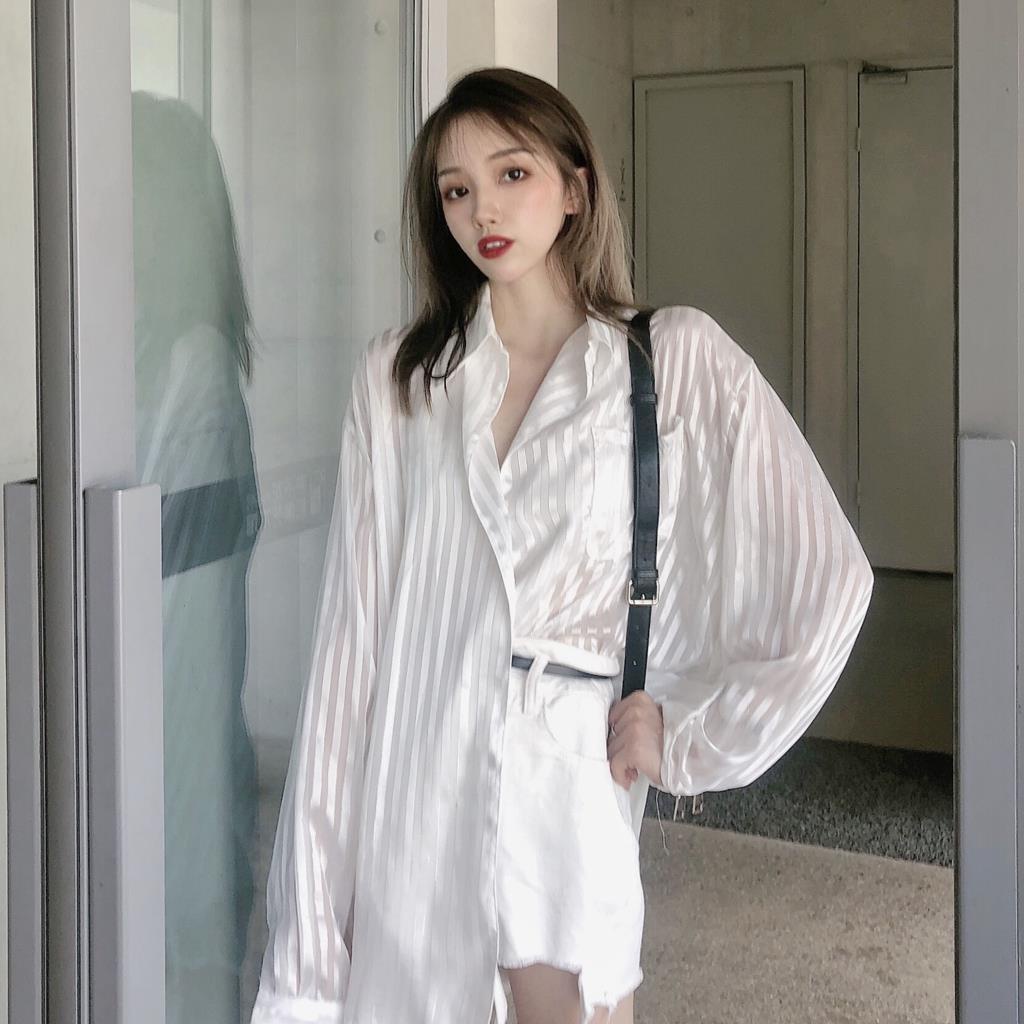 Áo khoác sơ mi tay dài dáng rộng kẻ sọc vải lụa mỏng thời trang mùa hè cho nữ