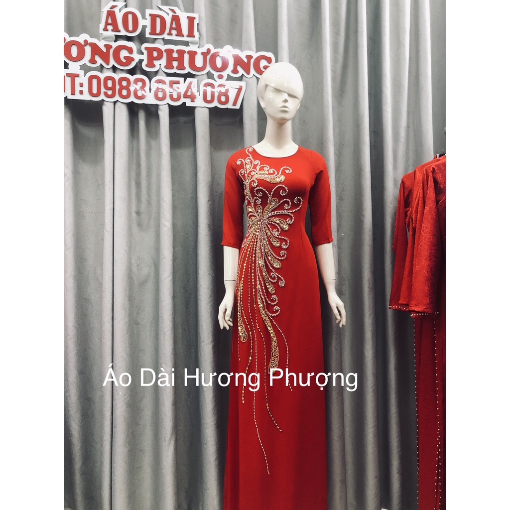 ÁO DÀI TRUNG NIÊN MÀU ĐỎ THIẾT KẾ THÊU ĐÍNH HỌA TIẾT HOA