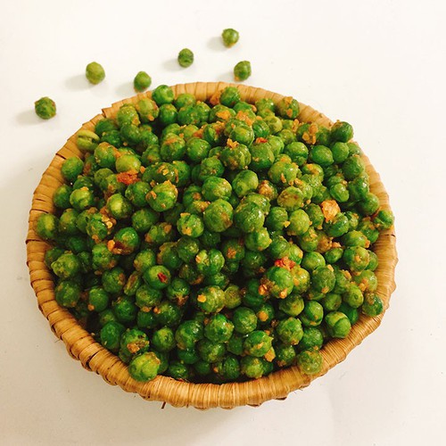 Đậu hà lan sấy giòn rang tỏi ớt  KIM LONG 90g