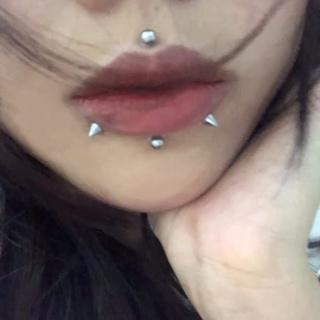 Khuyên môi / mũi / lông mày giả dán được mà không cần xỏ khuyên