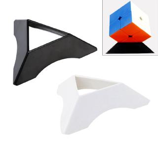 1 Đế Tam Giác Trưng Bày Khối Cube Nhẹ Màu Trắng / Đen