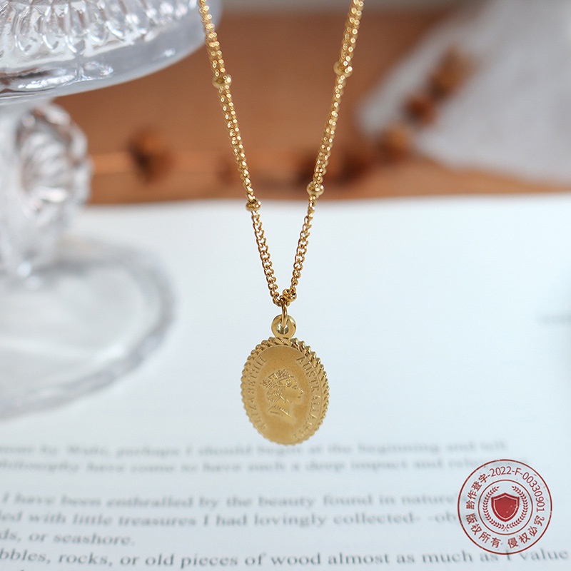 Dây Chuyền Thép Titan Mạ Vàng 18k Mặt Hình Oval Thời Trang Cho Nữ