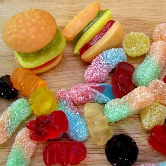 1 bịch Kẹo Dẻo Tổng Hợp Trolli Gummi World 230gr Đức