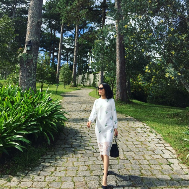 Váy thiết kế hoa linh lan
