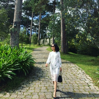 Váy thiết kế hoa linh lan