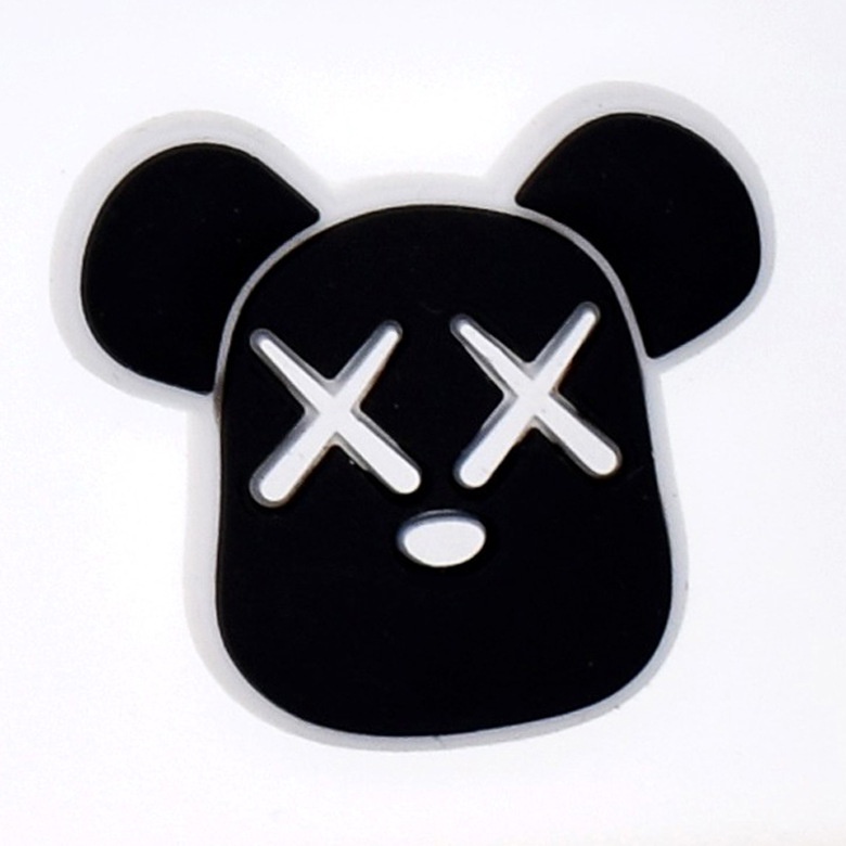 MCM Mặt Phụ Kiện Trang Trí Hình Logo Giày Kaws Thời Trang DIY