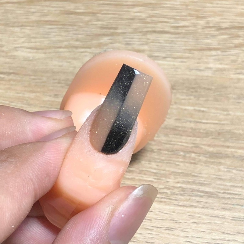 Ngón tay giả học nail
