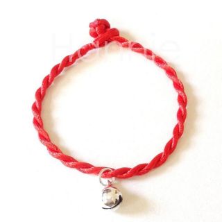Vòng tay chỉ đỏ bi bạc