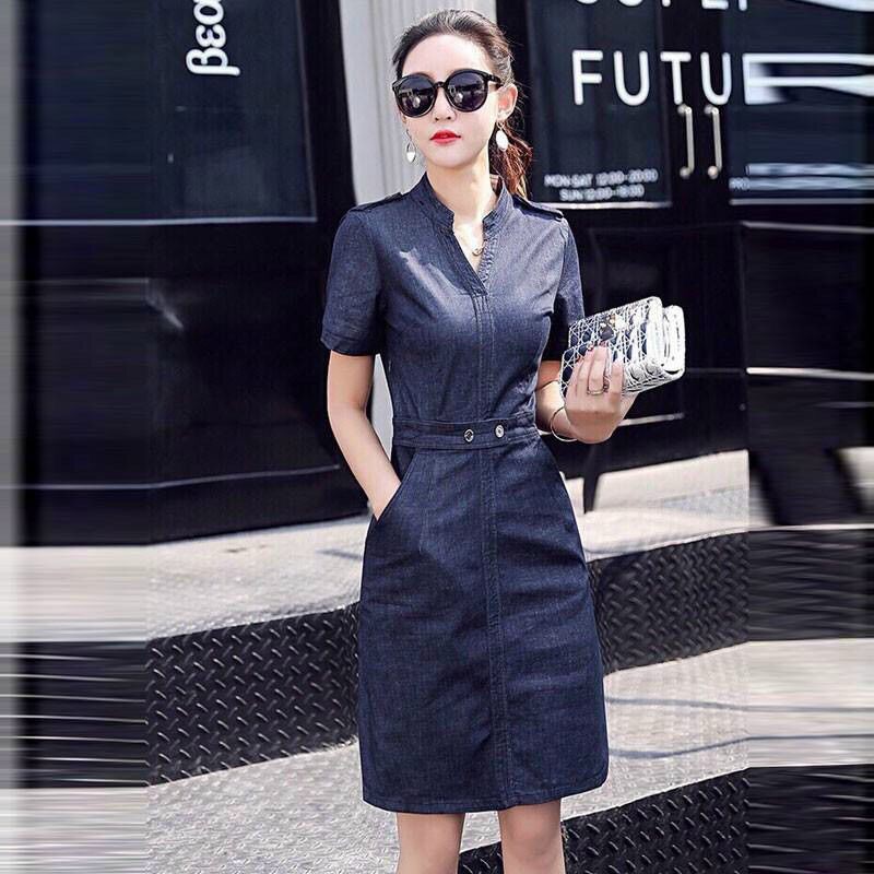 Đầm Jean Cổ Trụ V Thắt Lưng Gài Nút Thanh Lịch
