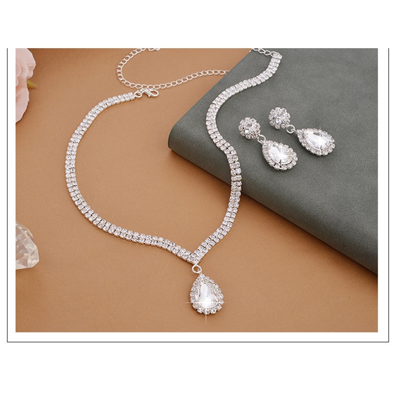 (MớI) Bộ Vòng cổ + Bông Tai ĐíNh Đá Thanh LịCh