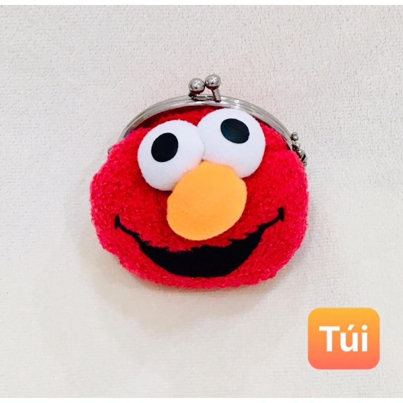 Gấu bông Elmo.