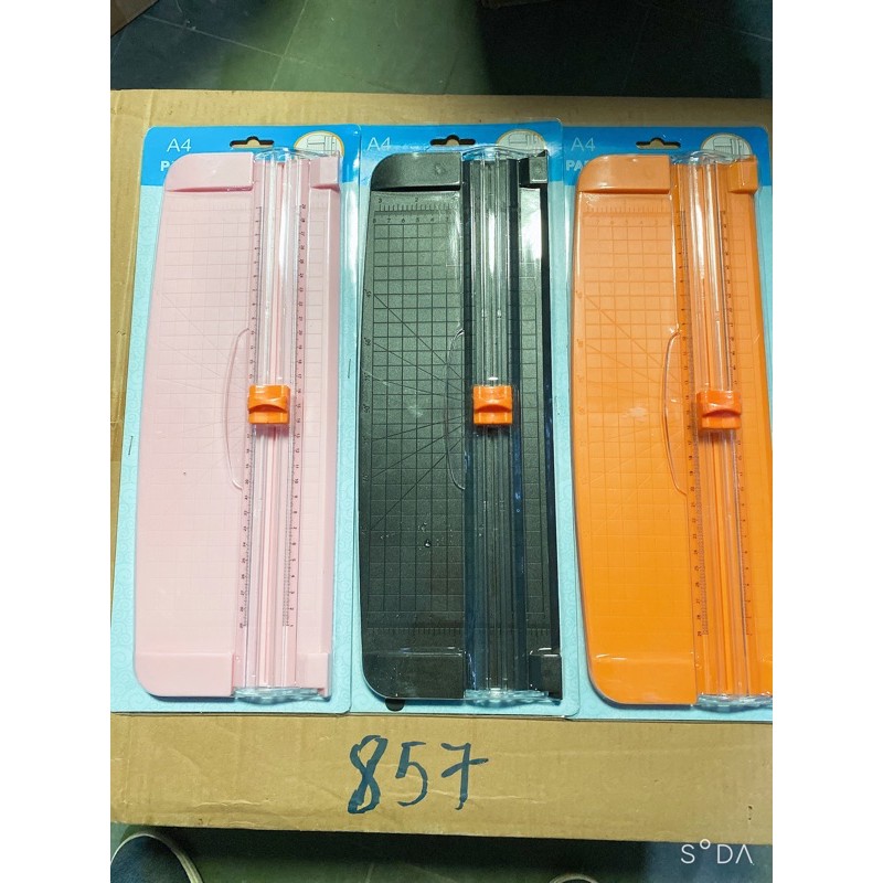 Bàn cắt giấy