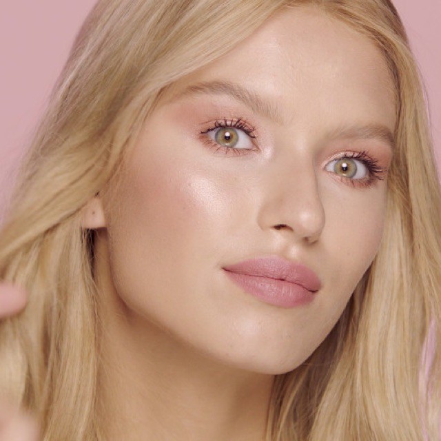 Kem lót căng bóng Wonder Glow Primer của Charlotte Tilbury - 15ml | BigBuy360 - bigbuy360.vn