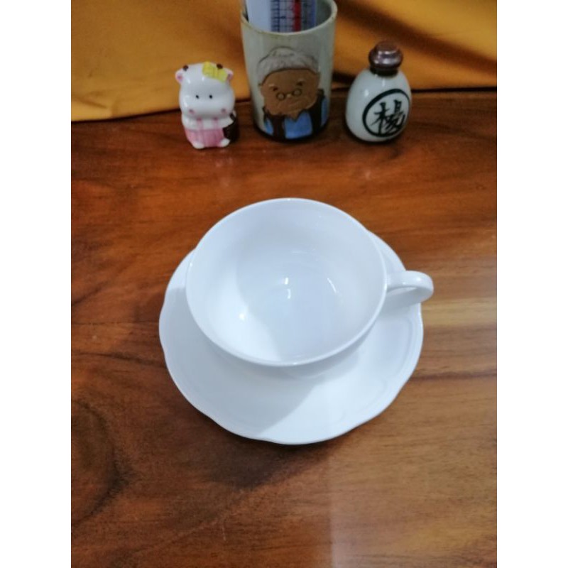 Tách sứ Nhật có dĩa.