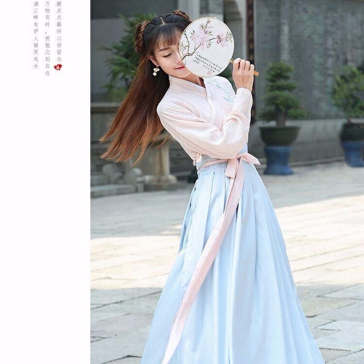 Bộ Hán phục cách tân phong cách Trung Hoa cổ điển thời trang mùa hè xinh xắn cho nữ | BigBuy360 - bigbuy360.vn