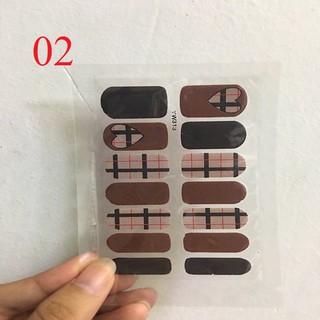 Móng giả dán móng tay.Có keo sẵn