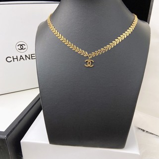 Dây chuyền titan hiệu mạ vàng