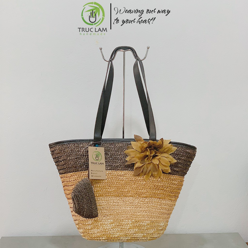 Túi Cói Thời Trang Nữ Thân Nhiều Màu Sắc Trang Trí Bông Hoa Gắn Ví Treo Nhỏ – Trúc Lâm Handmade
