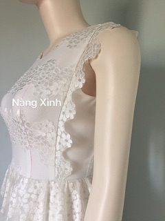 Đầm xoè ren trắng