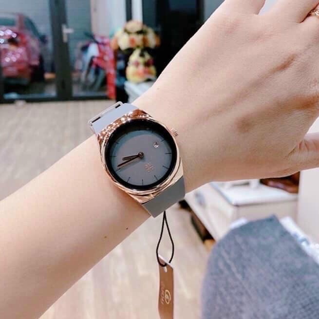 (Thẻ bảo hành 12 tháng) Đồng hồ nữ Tissot dây da bóng mềm, khóa thông mình - Dongho