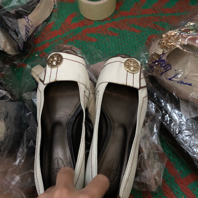 Giày chị thuỳ linh