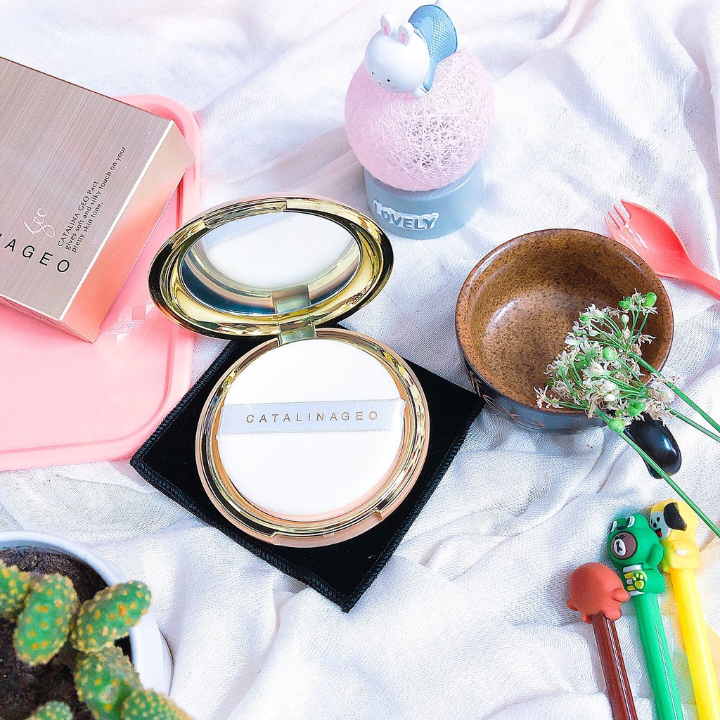 Phấn phủ trang điểm siêu mịn Catalina Geo Vàng Pact | BigBuy360 - bigbuy360.vn