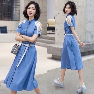 Đầm jean cổ sơ mi hở vai phối ren điệu đà