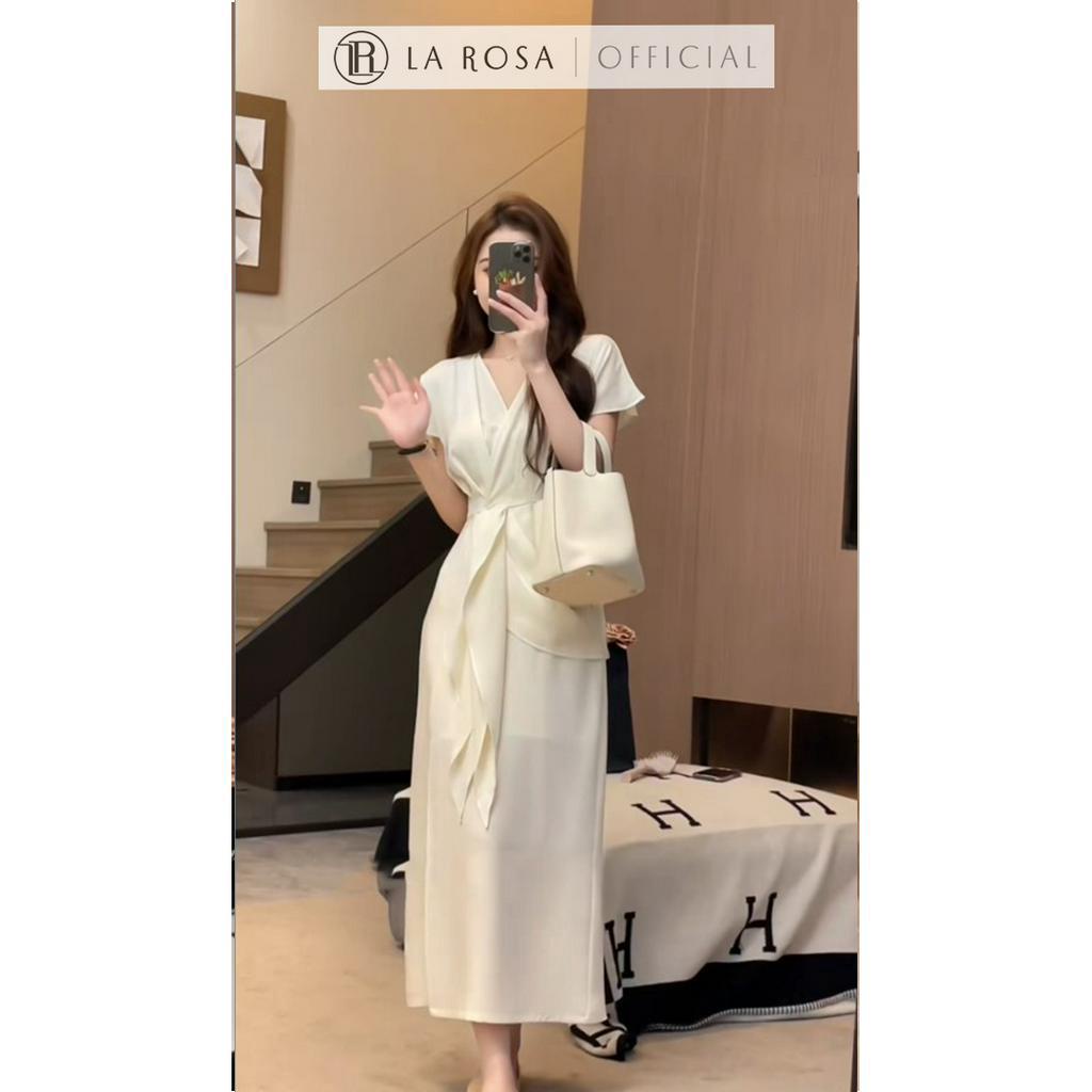 Váy Công Sở Dáng Dài Cổ V Xếp Li Eo LAROSA Chất Lụa Cao Cấp Mềm Mát, Thiết Kế Đai Eo Cách Điệu, Tặng Dây Buộc Cổ V930