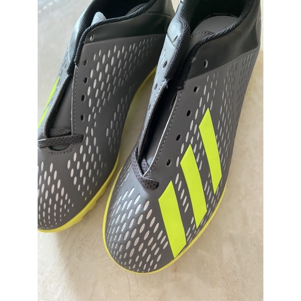 Giầy đá bóng sân cỏ nhân tạo có size 44