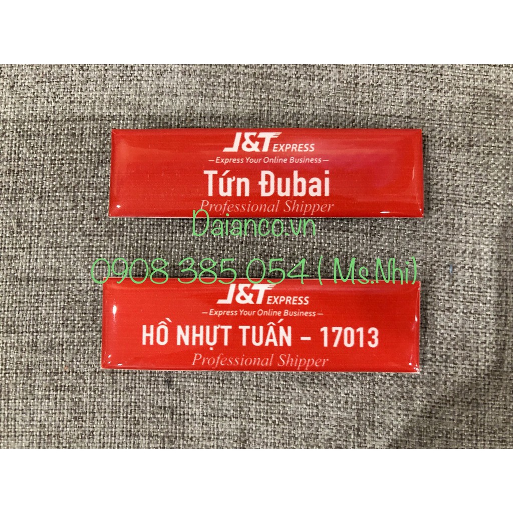 Bảng tên nhân viên cài áo chất liệu inox đổ keo trong suốt