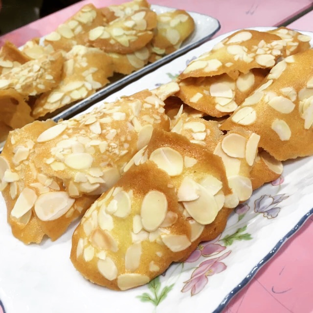 Bánh ngói hạnh nhân