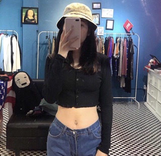 CropTop Gân Tay Dài Gài Nút