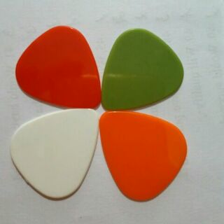 Pick guitar