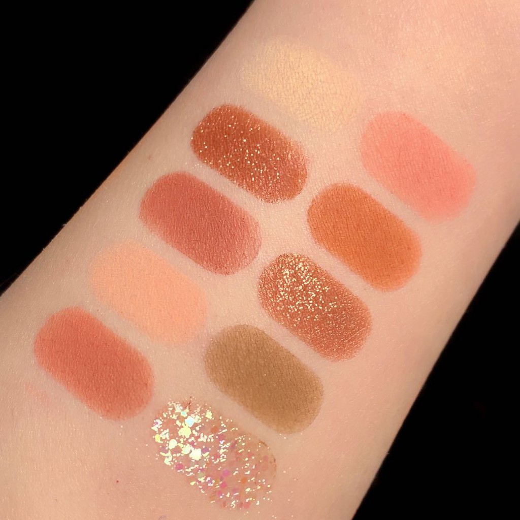 🍑 Phấn mắt VONGEE thiết kế quả quả ĐÀO mềm 18 ô Siêu Xinh có nhũ | BigBuy360 - bigbuy360.vn