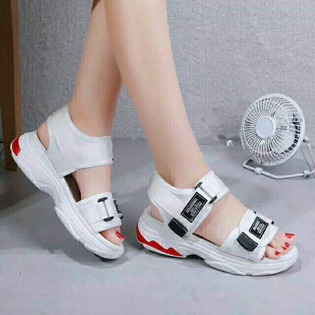 Sandal đế đỏ