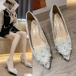 2021 giày nữ mới cao gót nhọn thiết kế cảm giác khí chất thích hợp Sinh viên 18 tuổi mũi đơn màu đen phụ