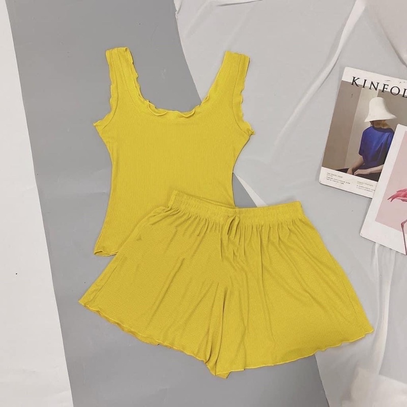 Bộ Ngủ Áo Ba Lỗ Quần Short Nữ Chất Liệu Tăm Lạnh Co Giãn 4 Chiều Thoáng Mát | BigBuy360 - bigbuy360.vn