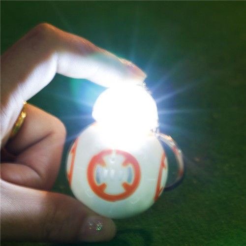 Móc khóa robot Star War BB-8 có đèn LED mới lạ