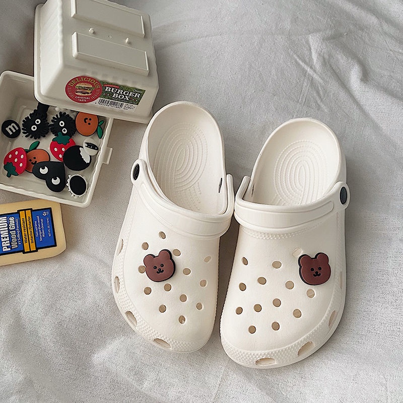 Dép Đi Biển Đục Lỗ Đế Phẳng Chống Trượt Không Thấm Nước Thời Trang Mùa Hè Mới Cho Bạn Gái