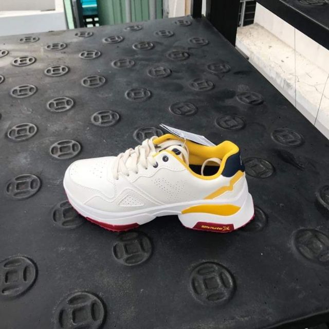 Giày sneaker size 38