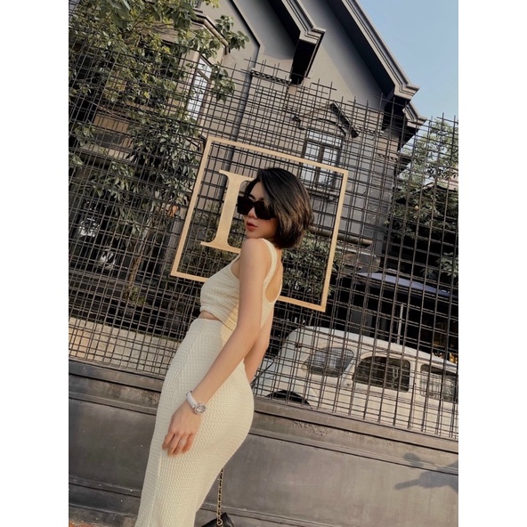 Áo croptop sát nách + Chân váy body