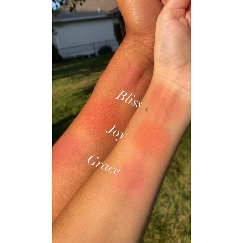 Phấn má hồng dạng kem Rare Beauty Soft Pinch Liquid Blush Màu Grace