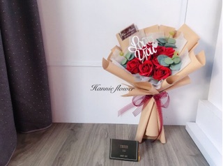 [Hannie Flower] Bó hoa sáp đỏ 10b