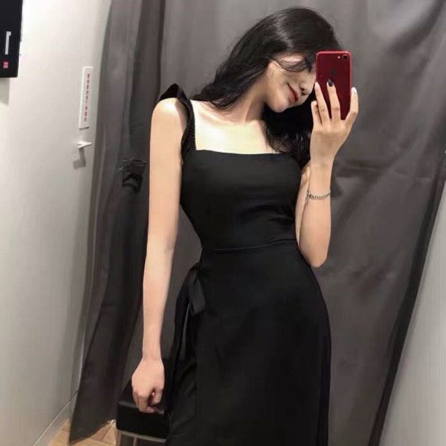 Váy xoè 2 dây, xẻ tà