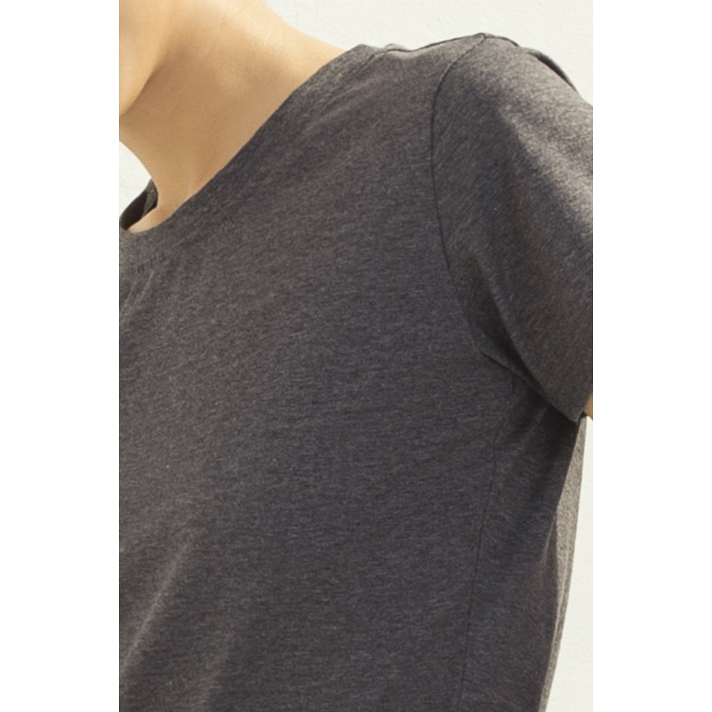 [Mã WABRGUM giảm 10% tối đa 30K đơn 99K] Áo thun nữ cổ tròn GUMAC form basic ôm body cá tính ATC03017