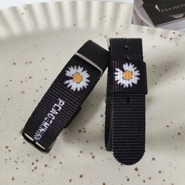 [Mã FAJGT8 giảm 15% đơn 99K] Vòng Tay Hoa Cúc HOT TREND - cho cả nam lẫn nữ đeo | BigBuy360 - bigbuy360.vn