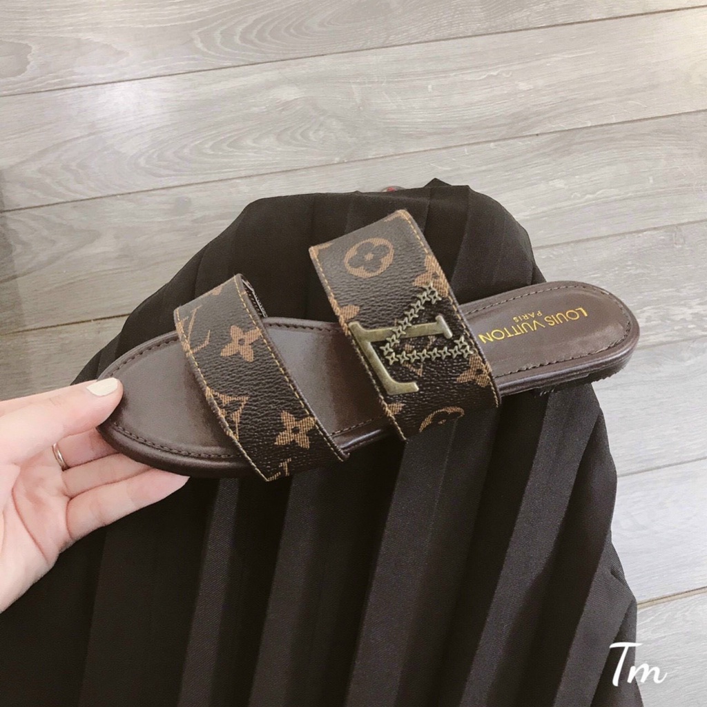 Dép lê xăng đan đế bằng quai ngang họa tiết thời trang hot trend 2022