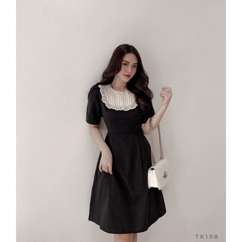 Đầm xoè phối bèo ở cổ tiểu thư kín đáo đi làm