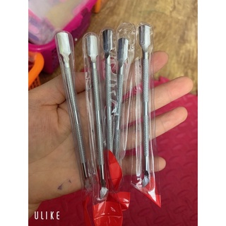 cây đẩy da inox dùng làm móng nail